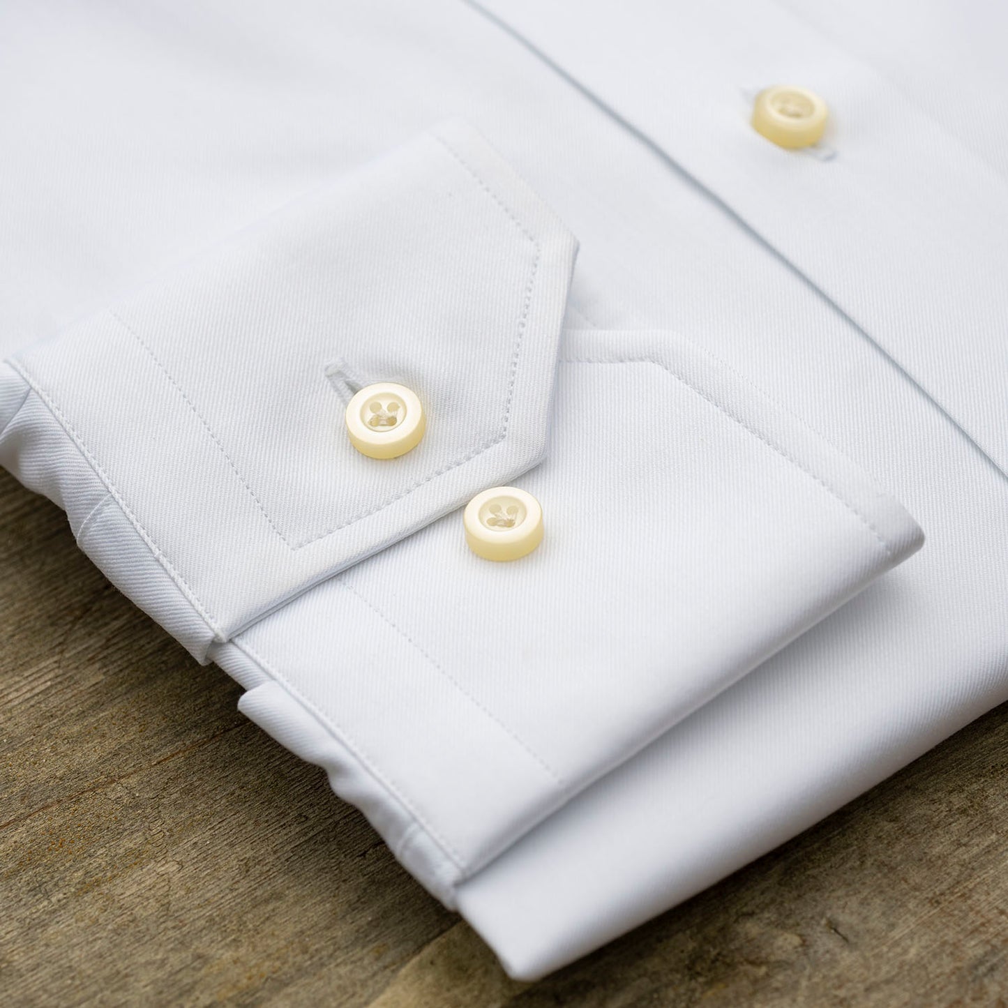 Hagen Dress Shirt in a White Fine Twill